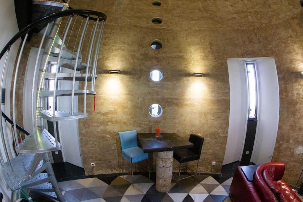 Apartment Boven In De Watertoren Met Dakterras Strijen